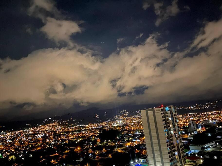 Penthouse En Los Yoses, Vista De Los Dioses Fast Wifi San José Exterior foto